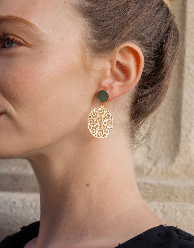 boucles d'oreilles, earrings, vegan, bijou doré, bijoux, jewelry, cuir de pomme, cuir vegan, vegan fashion, style, made in France, durabilité, éthique, french touch, style, bijoux créateur, artisanat, fait-main, handmade, vegan leather, faux leather, mode femme